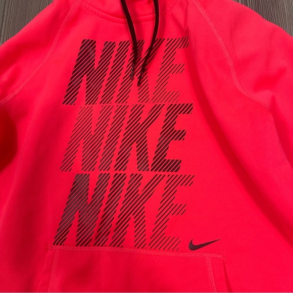 Nike Therma Fit Hoodie Women’s Medium Neon Pink Black Logo Pullover Sweatshirt - Picture 2 of 7